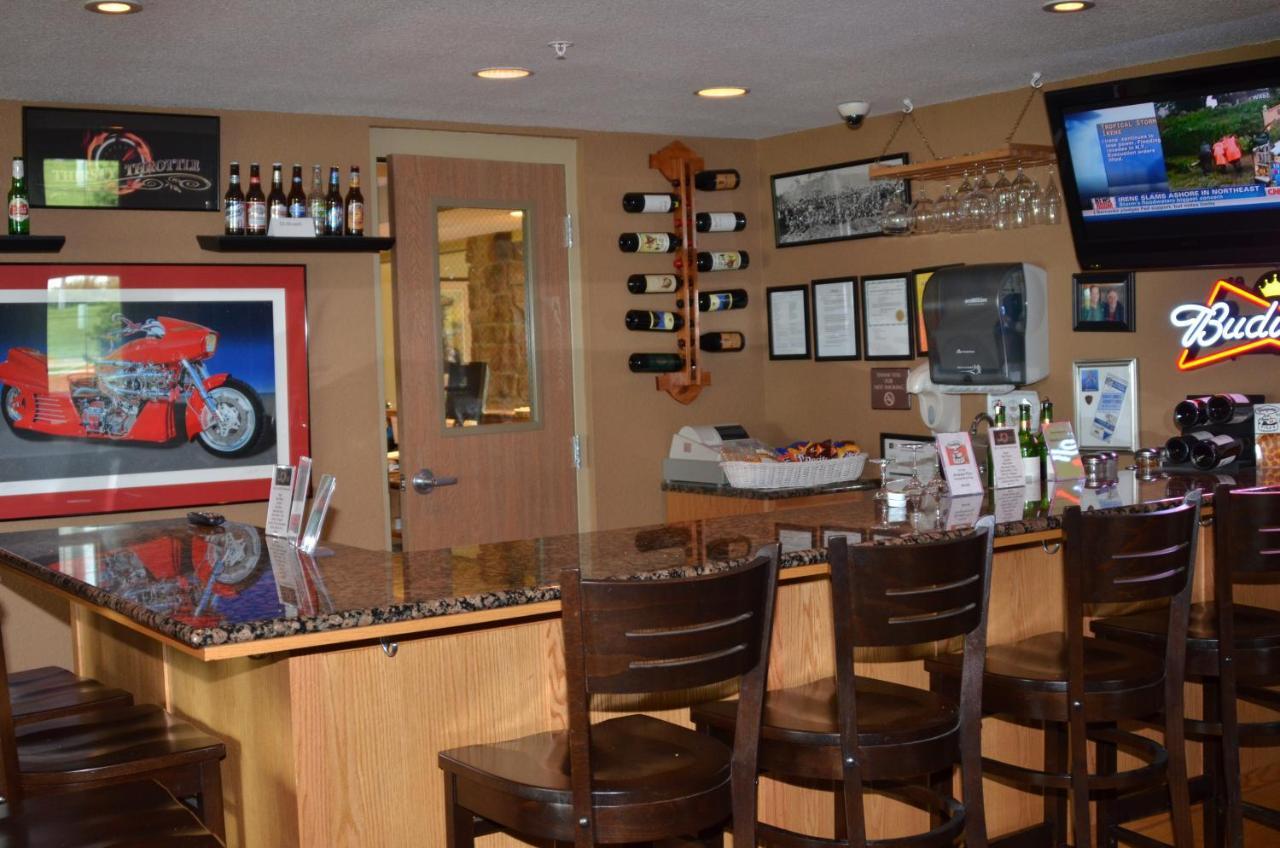 Boarders Inn And Suites By Cobblestone Hotels - Fayette Exteriör bild