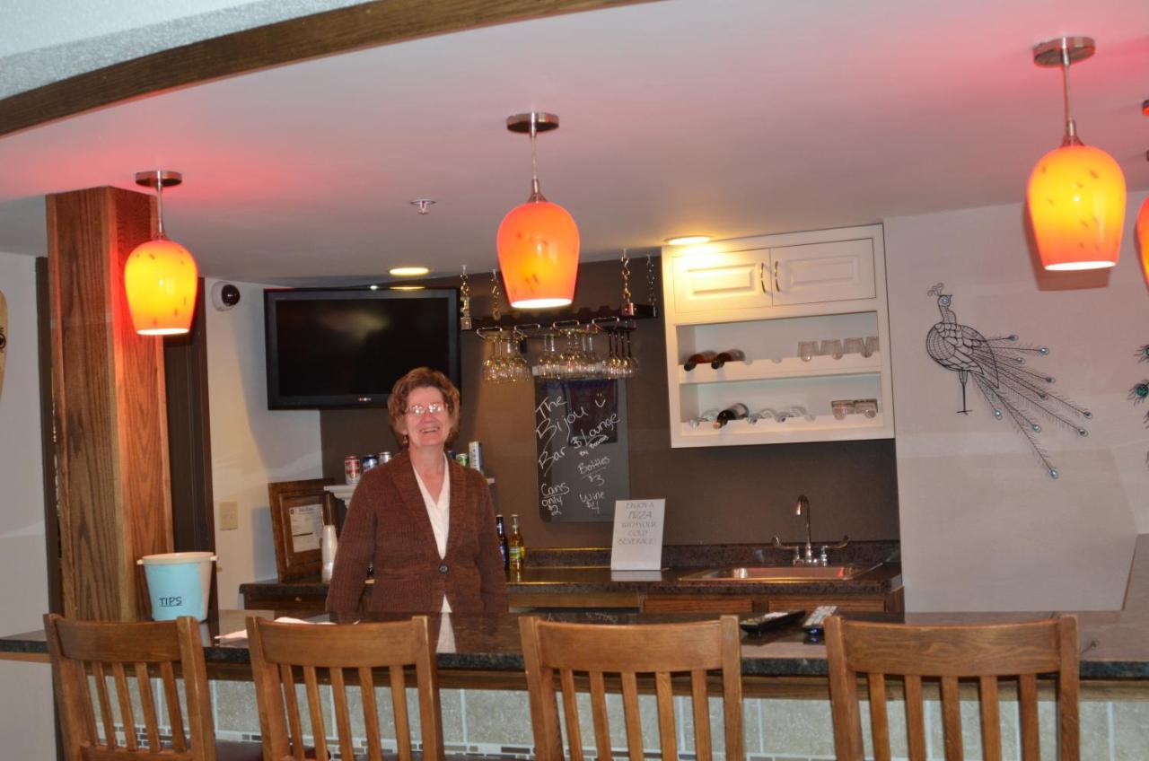 Boarders Inn And Suites By Cobblestone Hotels - Fayette Exteriör bild