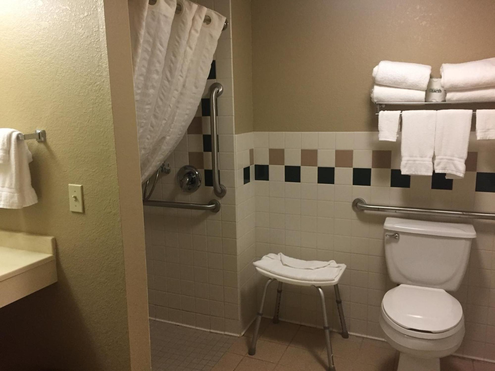 Boarders Inn And Suites By Cobblestone Hotels - Fayette Exteriör bild
